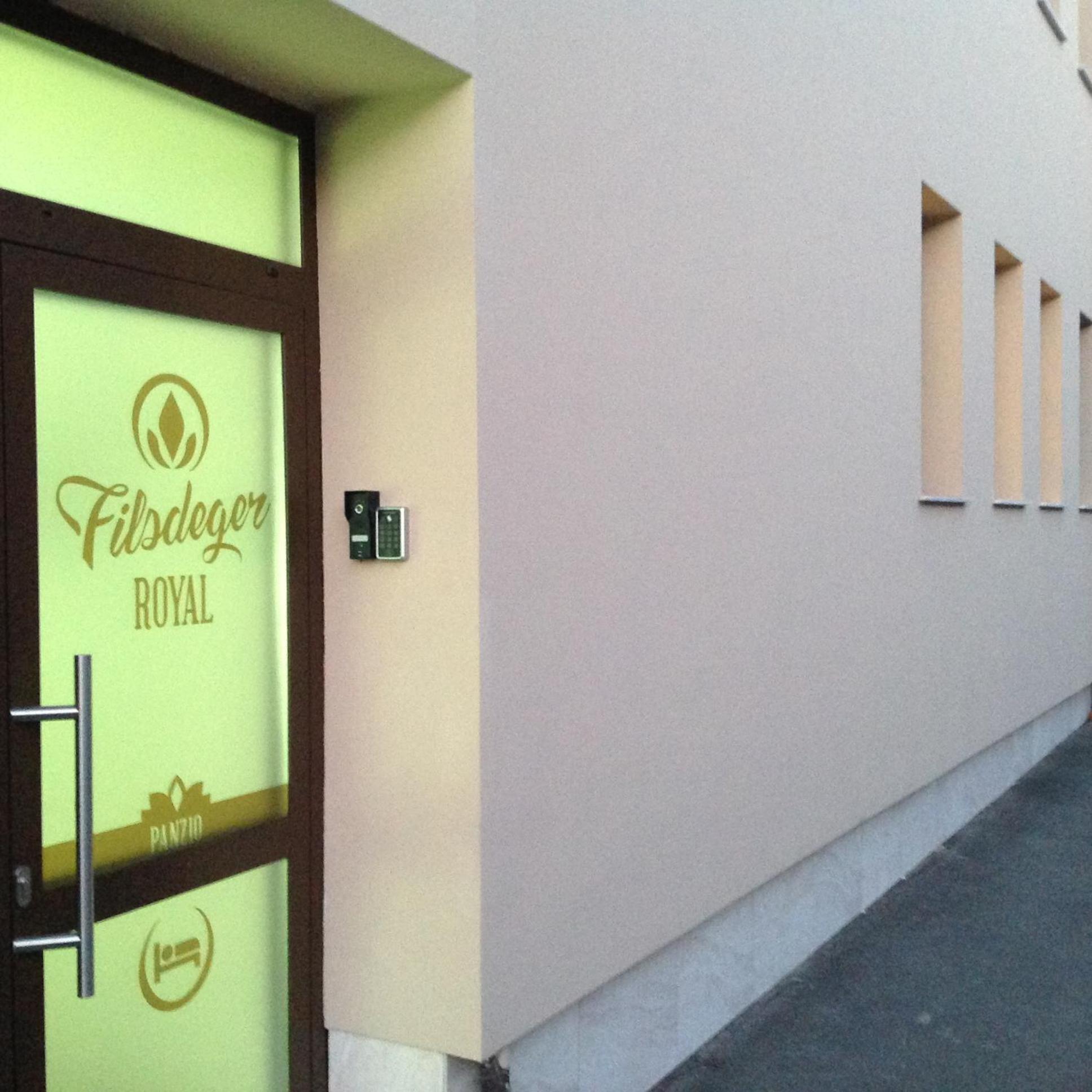 Filsdeger Haz - Central Rooms & Apartmans Zewnętrze zdjęcie